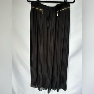 Long Black pleated skirt Vince Camuto